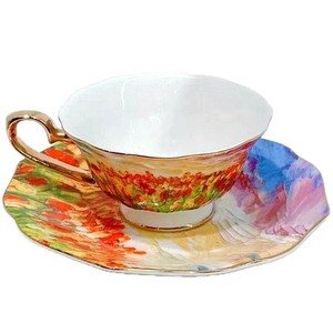 Taza y Platillo de Porcelana Fina con Diseño de Tulipán Pintado al Óleo - Juego de Té Francés con Borde de Encaje para la Tarde - Product Image 5