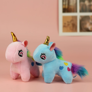 Vente en gros de mini jouets en peluche doux licorne personnalisés <span class=keywords><strong>porte</strong></span>-<span class=keywords><strong>clés</strong></span> en peluche douce avec remplissage en coton PP pour les mariages - Product Image 4