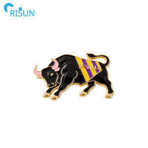 Spilla da corrida con Logo personalizzato in metallo e smalto di fabbrica con Design animale tori da corrida bandiera della <span class=keywords><strong>spagna</strong></span> con spilla e spilla - Product Image 4