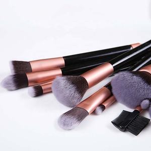 แปรงแต่งหน้า32ชิ้นพร้อมสายรัด20ชิ้นสีทองและสีดำสำหรับคอนซีลเลอร์กำมะหยี่ระดับมืออาชีพโลโก้ตามสั่ง - Product Image 5