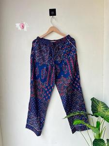 Conjunto de Pijama Estampado Vintage Único y Elegante de la India, Ropa de Dormir Unisex, 100% Algodón, Suave y Cómodo, Hecho a Mano - Product Image 6