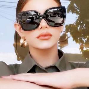 Lunettes de soleil surdimensionnées de luxe pour femmes avec logo personnalisé, lunettes de soleil carrées noires à imprimé léopard pour femmes - Product Image 2