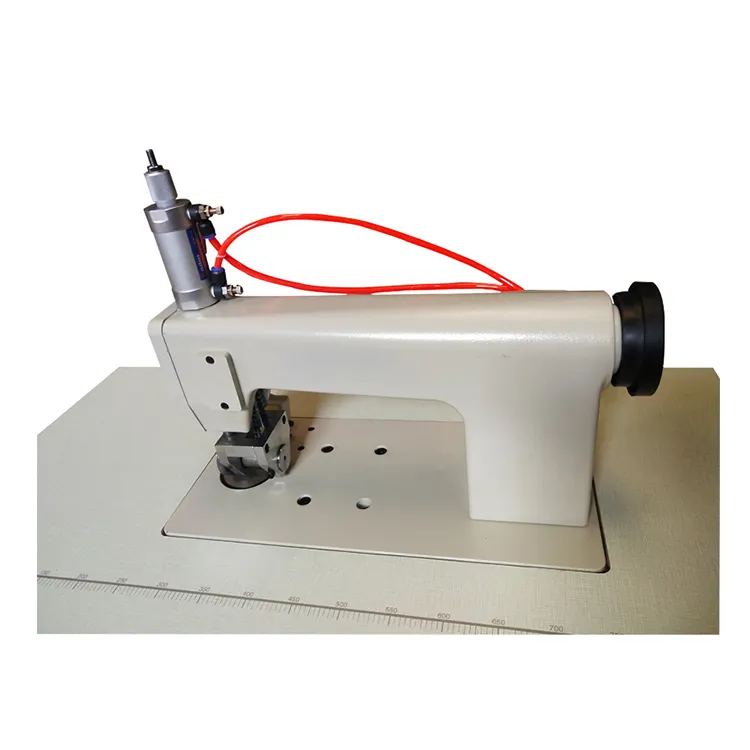 Máquina de sellado de encaje ultrasónico para costura, BATA DE AISLAMIENTO desechable no tejida con buena calidad y buen rendimiento de fabricación