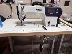 Nuova Macchina da Cucire Industriale Brother 7300B a Punto Annodato con Azionamento Diretto a Ago Singolo - Product Image 3