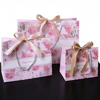 Sacs cadeaux en papier rose luxe personnalisés avec poignées en ruban, imprimés de fleurs, pour boutiques, cadeaux et emballages de vente au détail