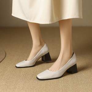 OEM ODM in morbida pelle per ufficio <span class=keywords><strong>tacchi</strong></span> <span class=keywords><strong>Hotel</strong></span> per donne pompa del vestito in Black Block tacco Pump - Product Image 5