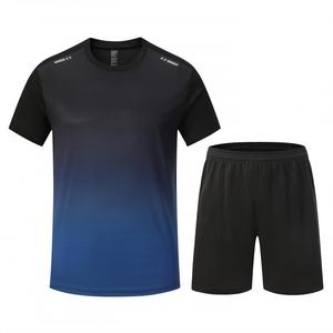 <span class=keywords><strong>Tuta</strong></span> sportiva Fitness da uomo 2 pezzi di pantaloncini sportivi e maglietta per allenamento di basket e allenamento in palestra - Product Image 3
