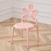 Chaises de salle à manger en plastique modernes et simples pour enfants, utilisation domestique, colorées, avec dossier en forme de fleur, pour les jardins d'enfants, les écoles, les salles de bain, l'extérieur