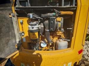 Excavatrice d'occasion Cat 301.7 – Engin de chantier Cat 301.7 d'occasion, en excellent état, à bas prix, hydraulique sur chenilles - Product Image 4