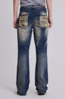 Jean bleu mi-vintage à jambe droite pour hommes, taille haute, finition dégradée avec clous en métal lourd, poches arrière, lavage à la mode