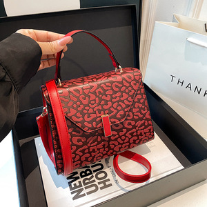 2025 Mới Thời Trang Nhỏ Vuông Flap Phụ Nữ Da Túi Xách Với Beading Và Thêu Khăn Trang Trí Bền Của Phụ Nữ Túi Xách - Product Image 3