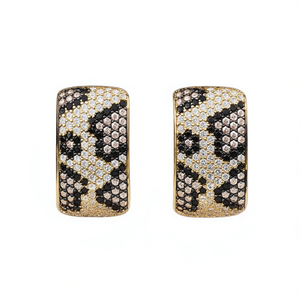 Orecchini a Perno Dorati E4599 per Donna, Gioielli di Lusso con Diamanti Geometrici, Micro Incastonatura con Taglio Brillante Rotondo - Product Image 1