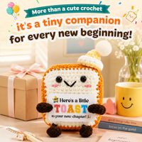 Poupée licorne en laine faite à la main avec oreilles de chat crème, cornes jaunes et joues roses – Cadeau, décoration, collection