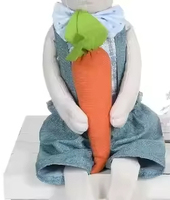 Poupée Lapin de Pâques Faite à la Main SOTE de 24 Pouces avec Tissu Doux Décoré de Carottes et de Fleurs, Décoration Personnalisée pour la Maison avec Logo