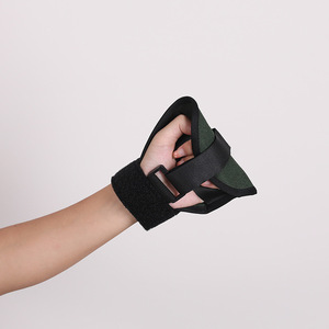 Gants de rééducation en tissu maillé respirant pour le soutien des doigts et la rééducation post-AVC - Product Image 3