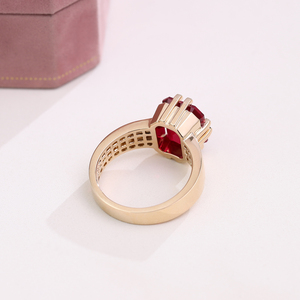 Bague de rubis cultivée en laboratoire Bague de pierres précieuses en or jaune 14k taille émeraude 8 griffes Bague de pierres précieuses cultivées en laboratoire Cadeau d'anniversaire - Product Image 4