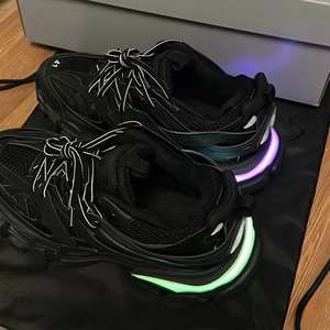 Nouvelles baskets de course 3.0 à lacets LED pour hommes, modèle 2026, originales et de haute qualité, chaussures décontractées pour hommes et femmes - Product Image 1