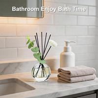 Diffuseur d'ambiance en verre rond et plat de 100 ml avec fleurs d'eucalyptus artificielles et bâtonnets en rotin – Décoration d'intérieur parfumée – Cadeau de déménagement