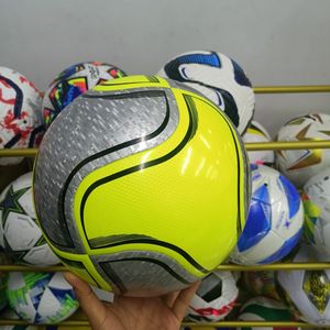 Balón de Fútbol Avanzado con Diseño Termosellado sin Costuras para una Sensación Profesional en las Exigentes Competiciones de 2026 - Product Image 4