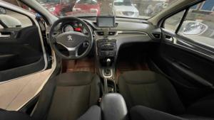 Voiture Dongfeng <span class=keywords><strong>Peugeot</strong></span> <span class=keywords><strong>308</strong></span> 5-Seat voiture à <span class=keywords><strong>essence</strong></span> à transmission automatique d'<span class=keywords><strong>occasion</strong></span> avec toit ouvrant panoramique - Product Image 4
