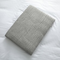 Confortable gris point blanc coton rayé Jacquard cellulaire refroidissement fauteuil jeter couverture tissé Technique été enfant cadeau pour roi