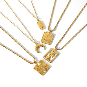 Collar con colgante de sol cuadrado de acero inoxidable chapado en oro de 18 quilates, diseño retro francés, para mujer, estilo geométrico, ideal para regalo. - Product Image 3