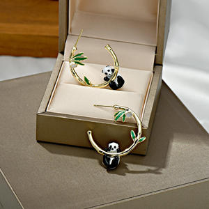 Pendientes de oro E2793 con forma de panda para mujer, lindos pendientes de aleación de zinc con forma de animal, joyería de moda para uso diario, regalo, accesorio para perforación de oreja. - Product Image 6