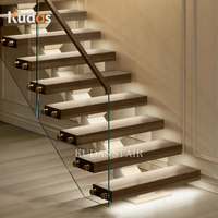 Garde-corps moderne en verre Mono Stringer en bois Escalier flottant en métal personnalisable Escaliers pour villa de luxe Home Interior Design