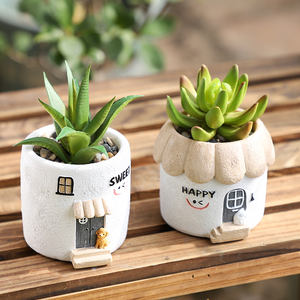 ROOGO Mini Pot de Fleurs en Résine en Forme de <span class=keywords><strong>Maison</strong></span> de Dessin Animé avec Thèmes Panda, Chat, <span class=keywords><strong>Porte</strong></span>-<span class=keywords><strong>Bonheur</strong></span> et Café pour Plantes Succulentes – Macetas de Bureau - Product Image 4