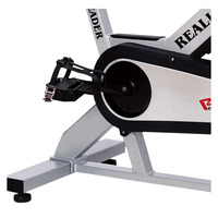 Vélo de spinning statique commercial en acier avec résistance à friction, volant d'inertie de 20 kg et capacité de charge de 58 kg