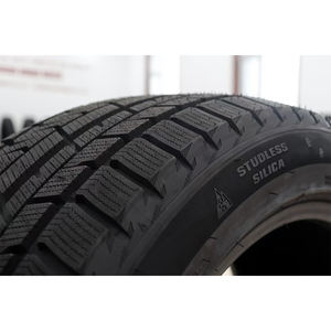 Neumáticos de Invierno de Alta Calidad 255/45R21 IceSnow M+S Sin Clavos con Diseño de Ranuras Cruzadas de Sílice para SUV de Lujo - Product Image 3