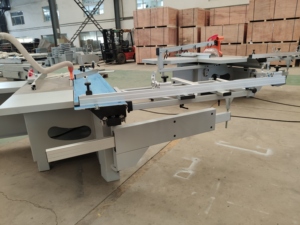 <span class=keywords><strong>Sierra</strong></span> de Mesa Deslizante Automática de Alta Velocidad de 2800 mm a 3000 mm para Corte de Madera - Product Image 6