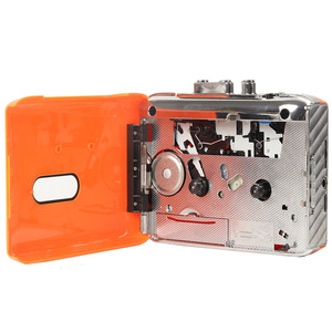 Reproductor de Casetes Portátil Retro en Oferta con Convertidor de Casete a MP3 por USB, Micrófono Incorporado, Conector para Auriculares de 3.5mm, Material ABS - Product Image 5