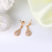 Vente en gros de boucles d'oreilles chandelier pendantes en diamant pavé de zirconium plaquées or blanc de luxe pour mariage