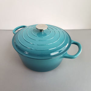 <span class=keywords><strong>Cocotte</strong></span> <span class=keywords><strong>ronde</strong></span> <span class=keywords><strong>en</strong></span> <span class=keywords><strong>fonte</strong></span> émaillée de couleur personnalisable avec couvercle à poignée incurvée et nervures, polyvalente pour ragoûts et braisages - Product Image 3