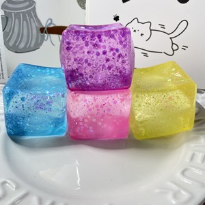 Needoh Nice Cube, Juguete Antiestrés con Purpurina, Juguete Sensorial de TPR Suave de Rebote Lento, Juguete Antiestrés para Aliviar la Ansiedad en Niños y Adultos - Product Image 1