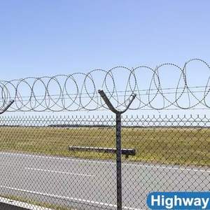 รั้วลวดหนามคุณภาพสูงจากโรงงาน ลวดเหล็กชุบสังกะสีป้องกันการปีนป่าย สำหรับใช้ในสนามบิน แบบกำหนดเองได้ - Product Image 6