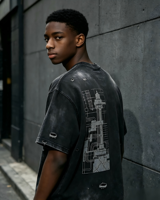 T-shirt noir épais vintage délavé, impression DTG Kornit sur le dos, style streetwear punk avec effet de pulvérisation sale