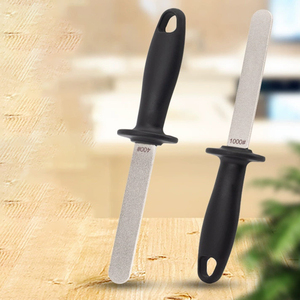 <span class=keywords><strong>Pierre</strong></span> à aiguiser manuelle diamantée double face <span class=keywords><strong>avec</strong></span> manche en plastique pour couteaux de cuisine d'extérieur. - Product Image 3