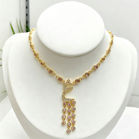Collier Pendentif en Laiton Plaqué Or 18K avec Zircon Rose Incrusté, Design Lettre Arabe, Style Rétro, Pendentif Gouttelette, Chaîne Ras du Cou, Style Européen et Américain