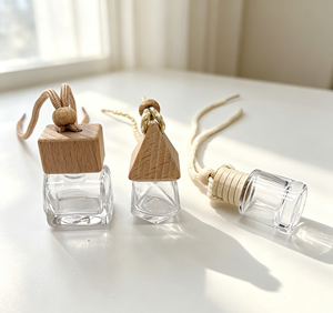 Bouteilles diffuseurs de parfum pour voiture personnalisées en gros – Désodorisants suspendus en verre transparent/coloré de formes variées - Product Image 6