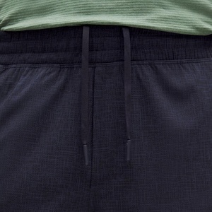 Pantalones Cortos Deportivos para Correr con Bolsillo Utilitario, Bolsillos Laterales Traseros y Forro de Malla, Pantalones Deportivos Casuales Reciclados - Product Image 5