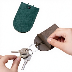 Nouvelle pochette porte-clés en cuir véritable à suspendre au cou, design portable et extractible pour femme, personnalisable, polyvalente, style Normcore/Minimaliste - Product Image 3