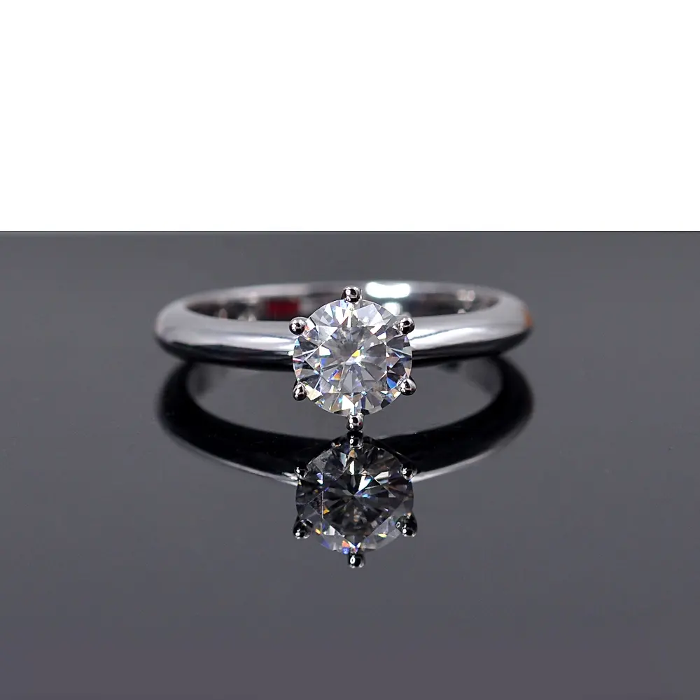 3.5ct डी रंग दिल और तीर सिंथेटिक हीरा सफेद सोने की अंगूठी moissanite