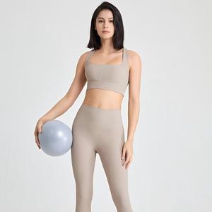 Soutien-gorge de sport pour femme à col carré, sans couture, maintien moyen, pour fitness et yoga, couleur unie, respirant, vente en gros - Product Image 5