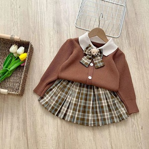 Ensembles de Vêtements pour Filles de 7-8 <span class=keywords><strong>Ans</strong></span>, 2 Pièces, Tenue d'Hiver, <span class=keywords><strong>Pull</strong></span> Tricoté, Jupes Mini Plissées à Carreaux, Style Coréen, Vente en Gros - Product Image 2