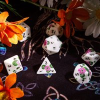 Ensemble de 7 dés polyédriques en résine, faits main et personnalisés, pour jeux de rôle et de société, thème Dragons et Donjons, emballage carton.