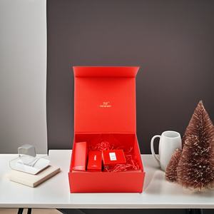 Cajas de Regalo Rígidas Plegables Personalizadas Crown Win con Cierre de Cinta, Estampado en Relieve con Lámina Dorada, Laminación Mate Desvaneciente, Protección UV - Product Image 3