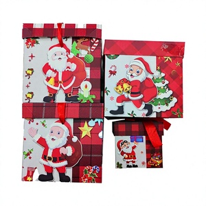 Scatola Quadrata Natalizia 15x15x15cm in Plastica con Design Babbo Natale per Confezioni Regalo Prodotta in Cina - Product Image 2