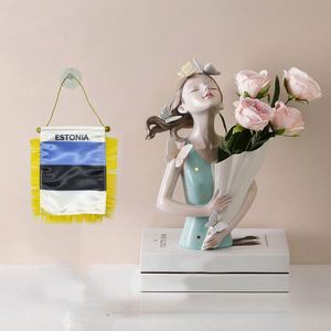 ธงสามเหลี่ยมซาตินแบบกำหนดเองของเอสโตเนียสำหรับรถยนต์ พิมพ์ดิจิทัลขนาดเล็ก พร้อมพู่สีเหลือง ทำจากโพลีเอสเตอร์พลาสติก สำหรับใช้กับยานยนต์ - Product Image 2